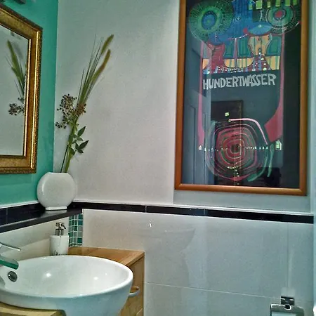 Deluxe Apartment *